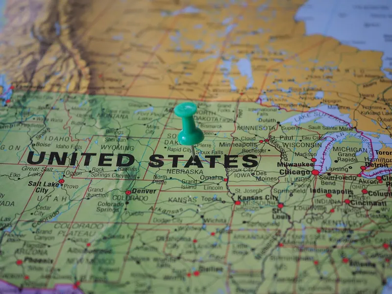 Map of the United States with a green location pin