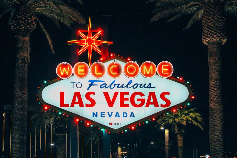 Welcome to Fabulous Las Vegas sign at night
